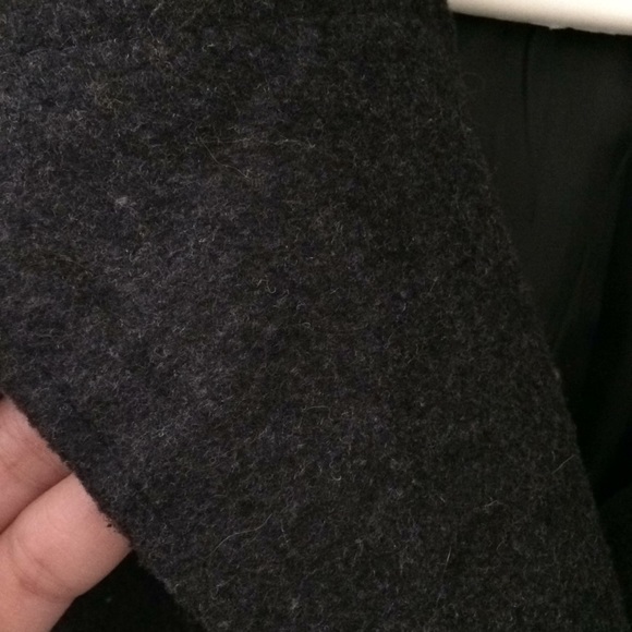 Charcoal gray coat - Picture 3 of 4